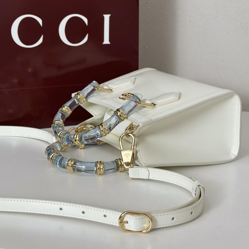 Gucci Diana small tote bag White 832936