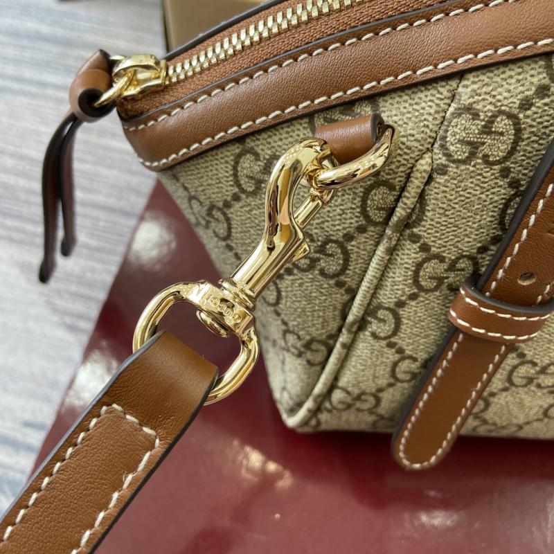 Gucci GG Emblem small top handle bag ‎839005