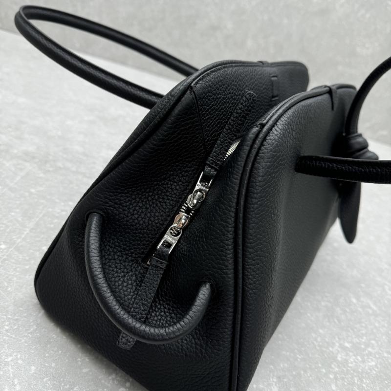 Jacquemus The Medium Turismo Grained Leather Bag Black J2130
