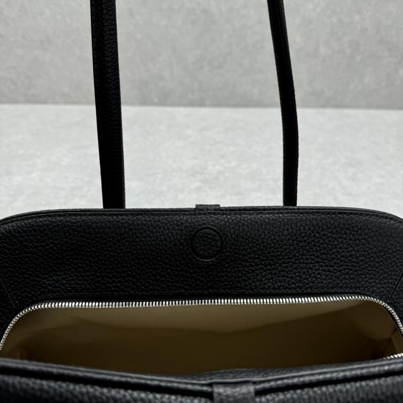 Jacquemus The Medium Turismo Grained Leather Bag Black J2130