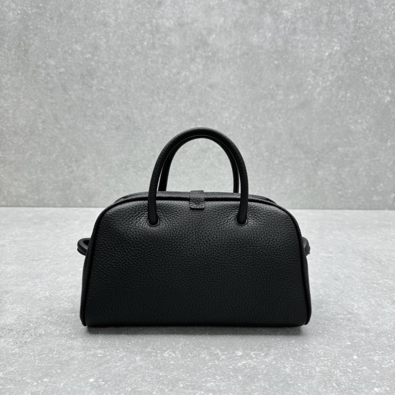 Jacquemus The Small Turismo Grained Leather Bag Black J2130