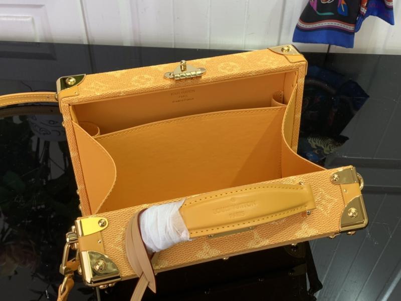 Louis Vuitton Handle Trunk M12458