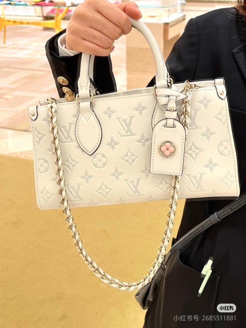 Louis Vuitton OnTheGo East West White M11274