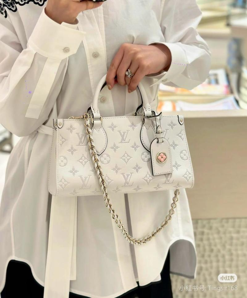Louis Vuitton OnTheGo East West White M11274