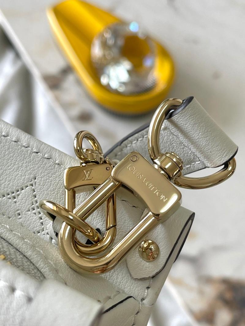 Louis Vuitton OnTheGo East West White M11274