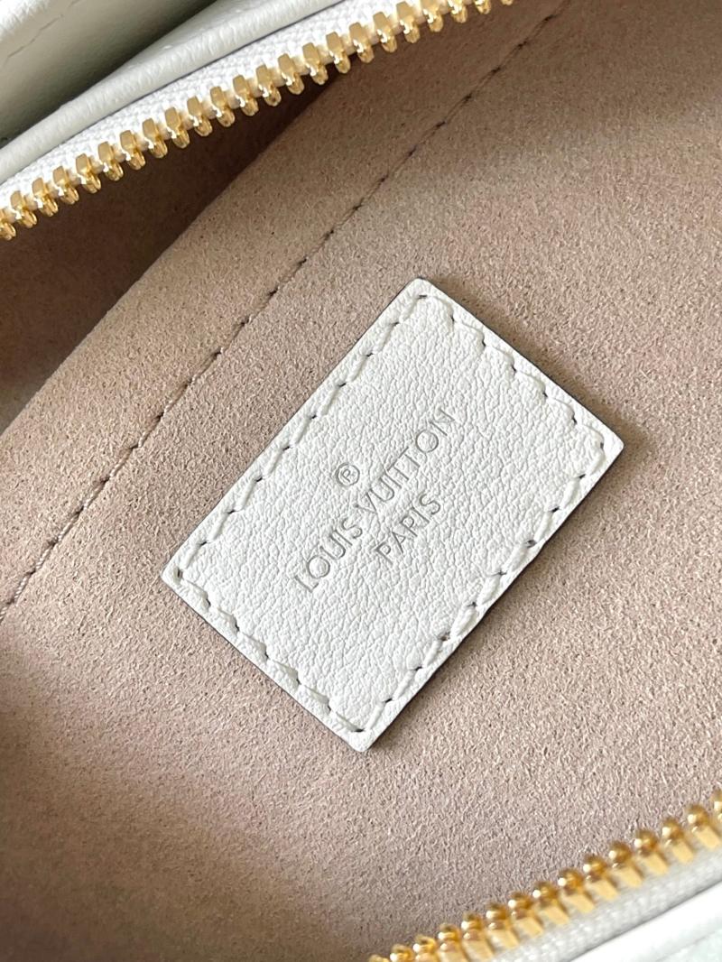 Louis Vuitton OnTheGo East West White M11274