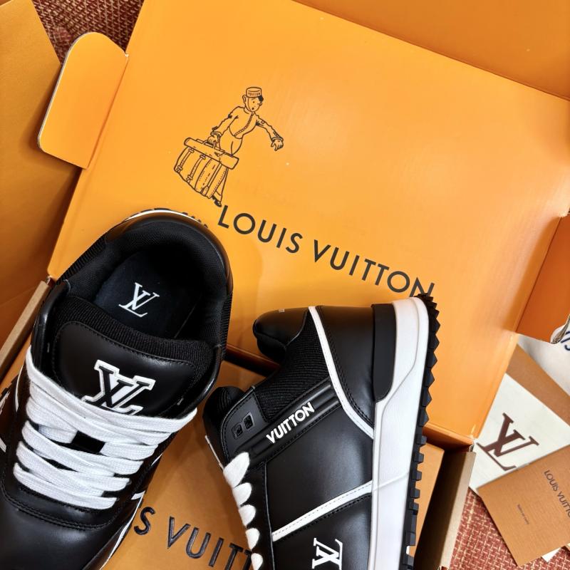 Louis Vuitton Unisex Sneakers SLU62102