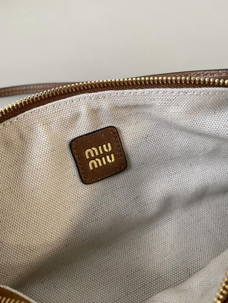Miu Miu Nappa leather pouch Oak 5NE851