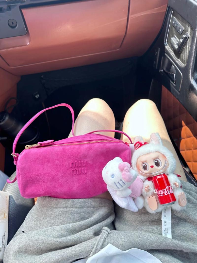 Miu Miu Suede pouch Fuchsia 5NE851
