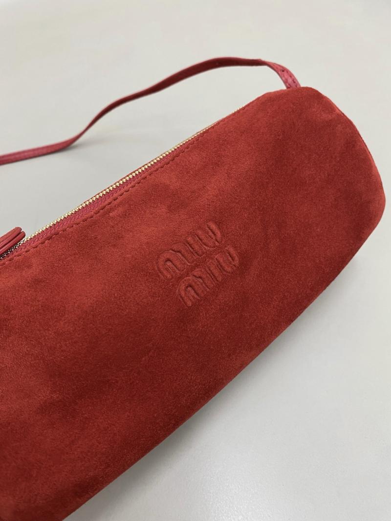 Miu Miu Suede pouch Red 5NE851