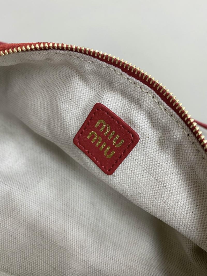 Miu Miu Suede pouch Red 5NE851