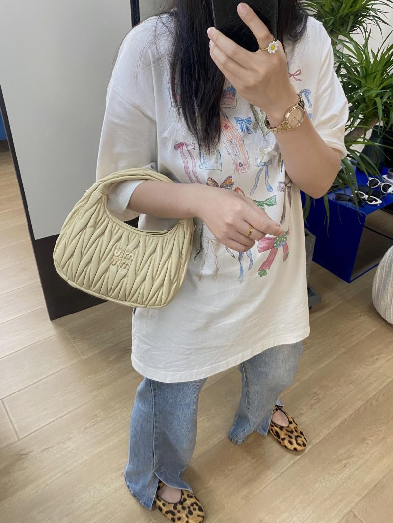 Miu Miu Wander Hobo Bag Beige 5BC125