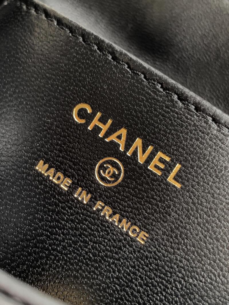 Small Chanel Lambskin Crossbody Bag Black AP4679