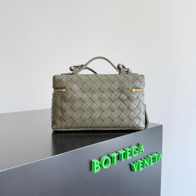 Bottega Veneta Bang Bang Vanity Case Cypress B789109