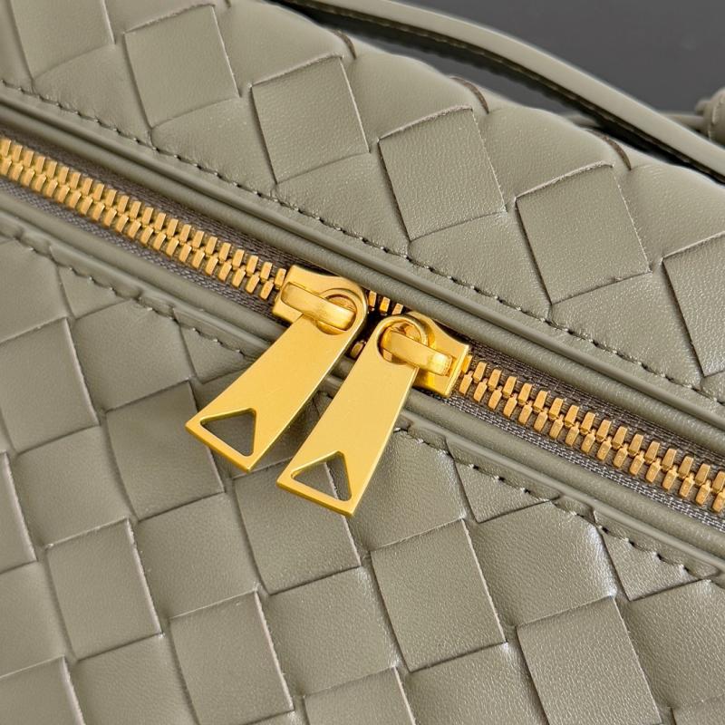 Bottega Veneta Bang Bang Vanity Case Cypress B789109