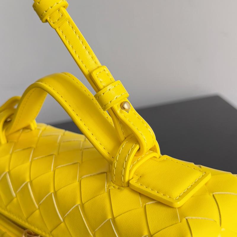 Bottega Veneta Bang Bang Vanity Case Sulfur B789109