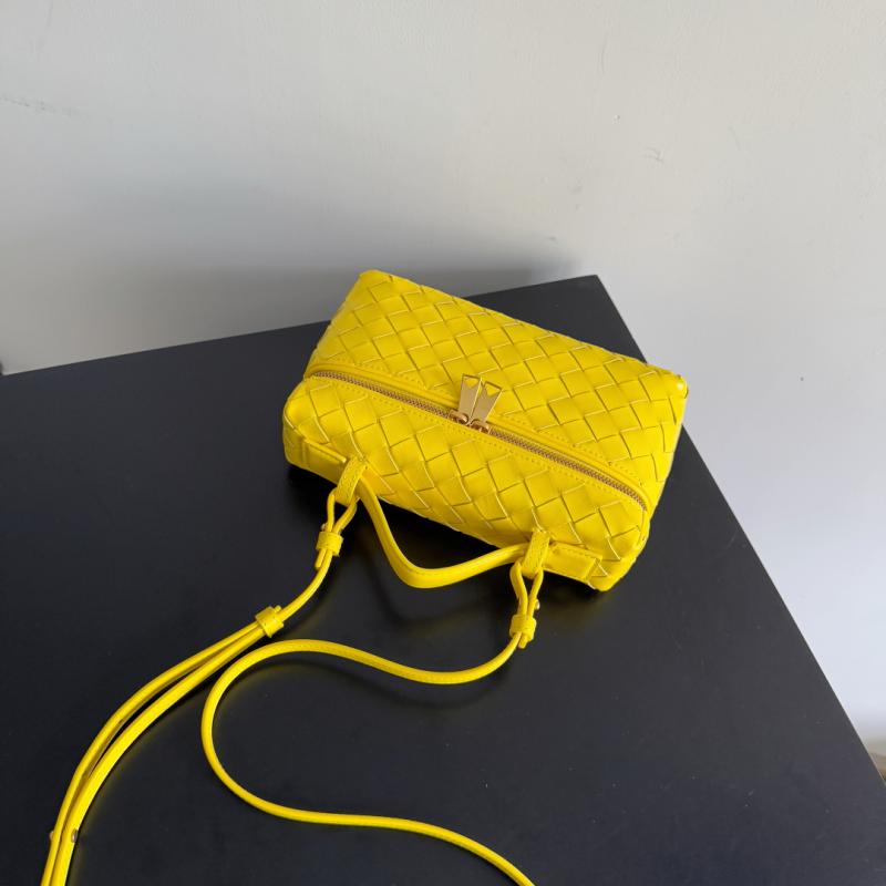 Bottega Veneta Bang Bang Vanity Case Sulfur B789109