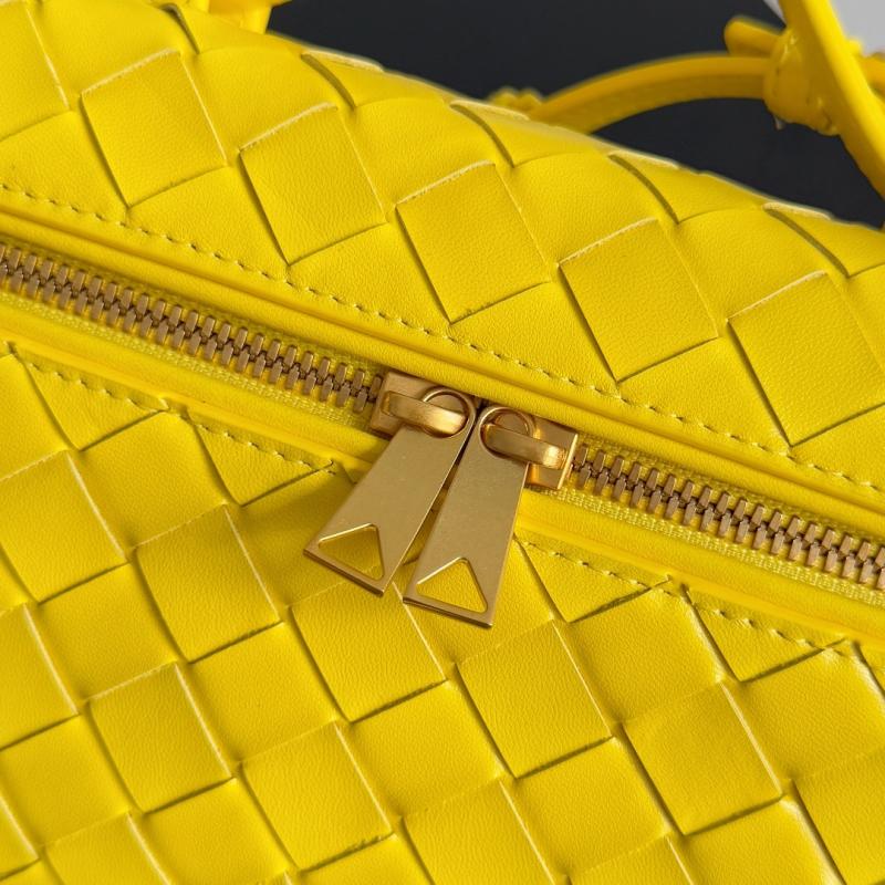 Bottega Veneta Bang Bang Vanity Case Sulfur B789109
