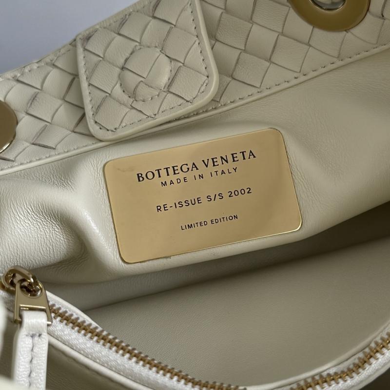 Bottega Veneta Basket Sea salt 836261