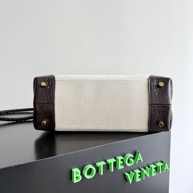 Bottega Veneta Canvas Andiamo 743572