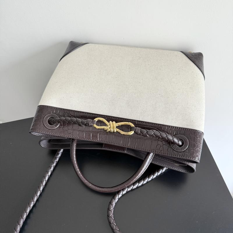 Bottega Veneta Canvas Andiamo 743572