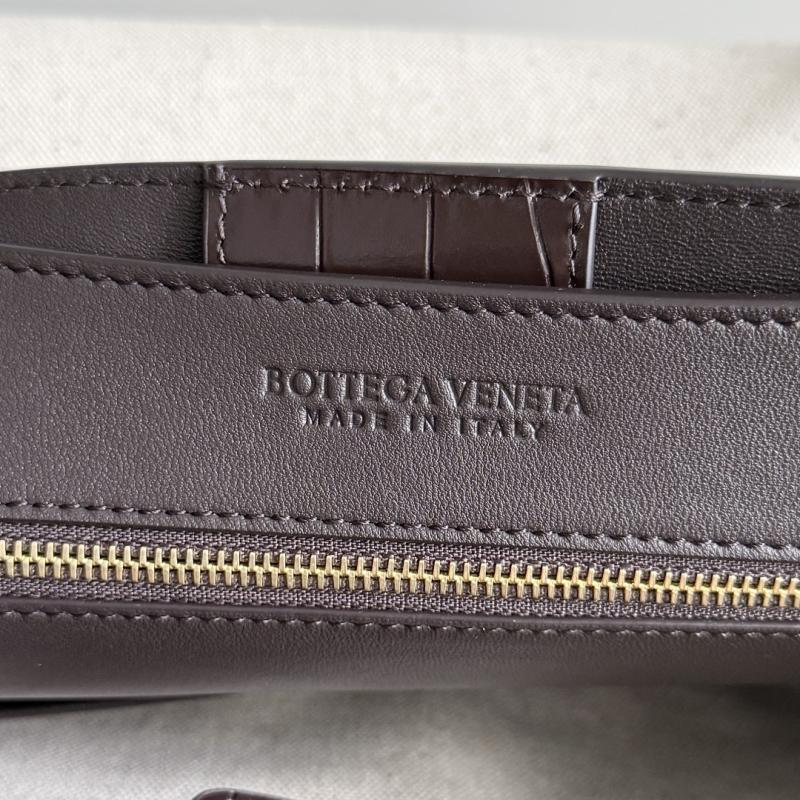 Bottega Veneta Canvas Andiamo 743572