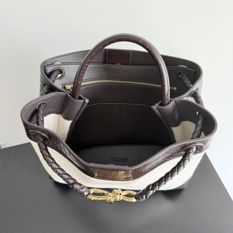 Bottega Veneta Canvas Andiamo 743572