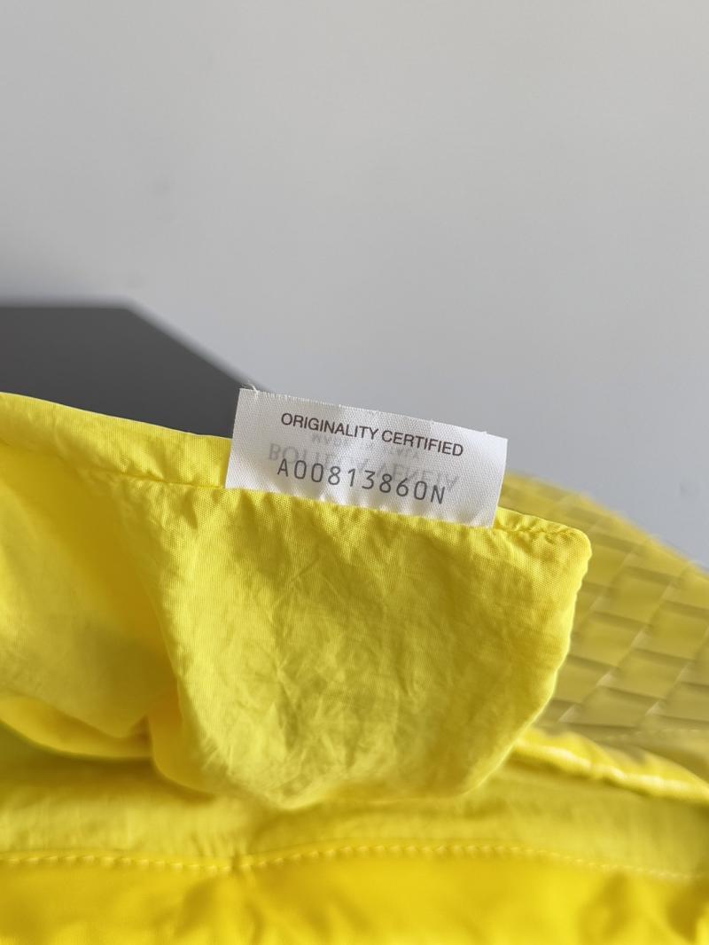 Bottega Veneta Medium Dustbag Sulfur 796728
