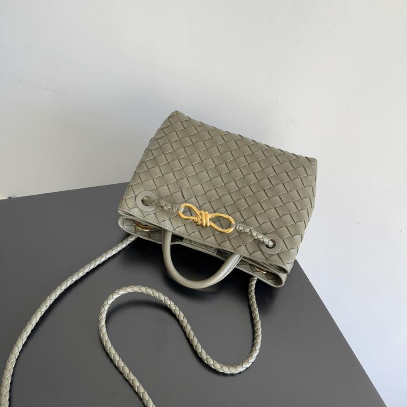 Bottega Veneta Small Andiamo Cypress 743568