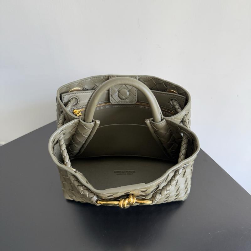 Bottega Veneta Small Andiamo Cypress 743568