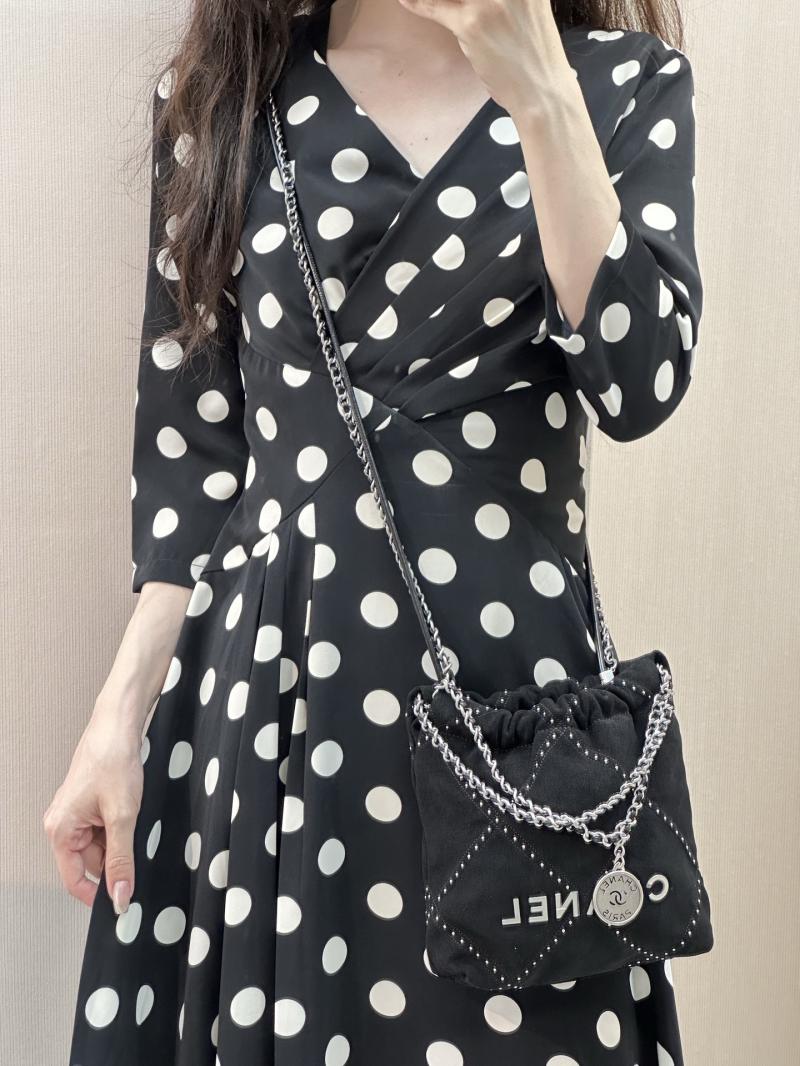 Chanel 22 Mini Handbag Black AS3980