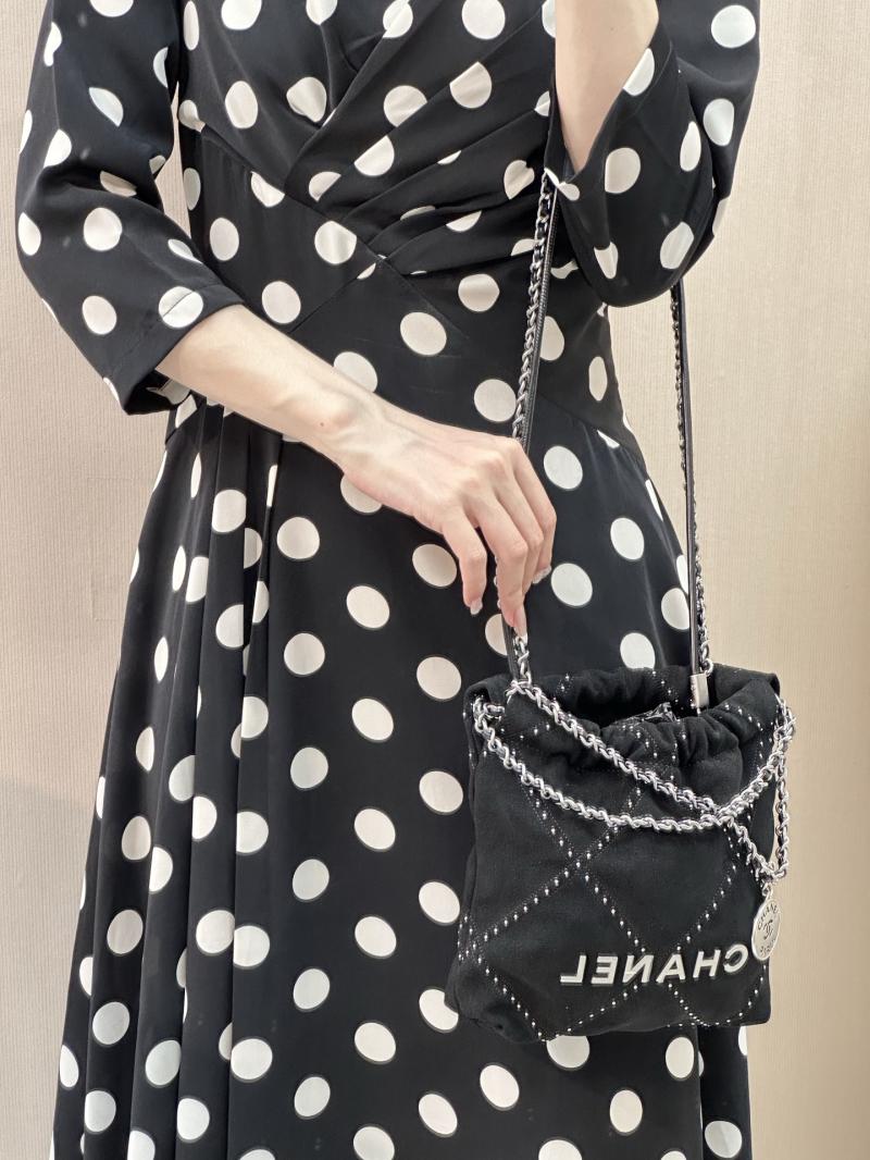 Chanel 22 Mini Handbag Black AS3980