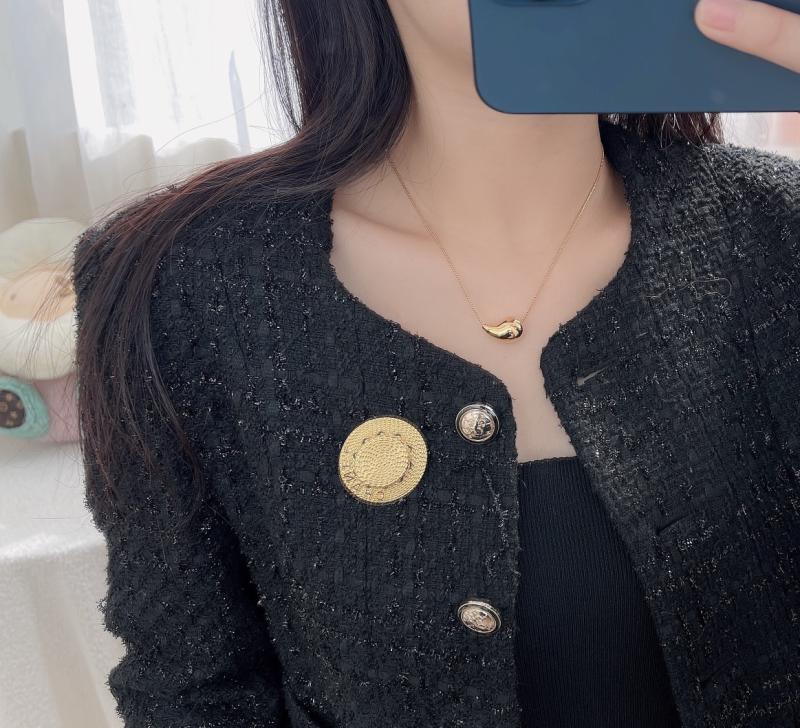 Chanel Brooch SCB81202
