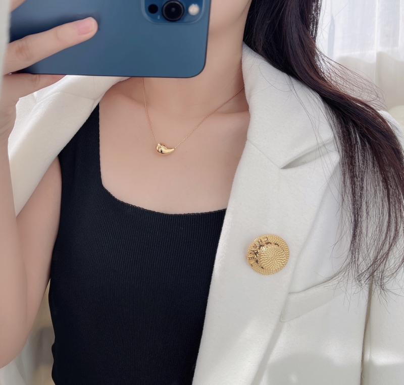 Chanel Brooch SCB81202