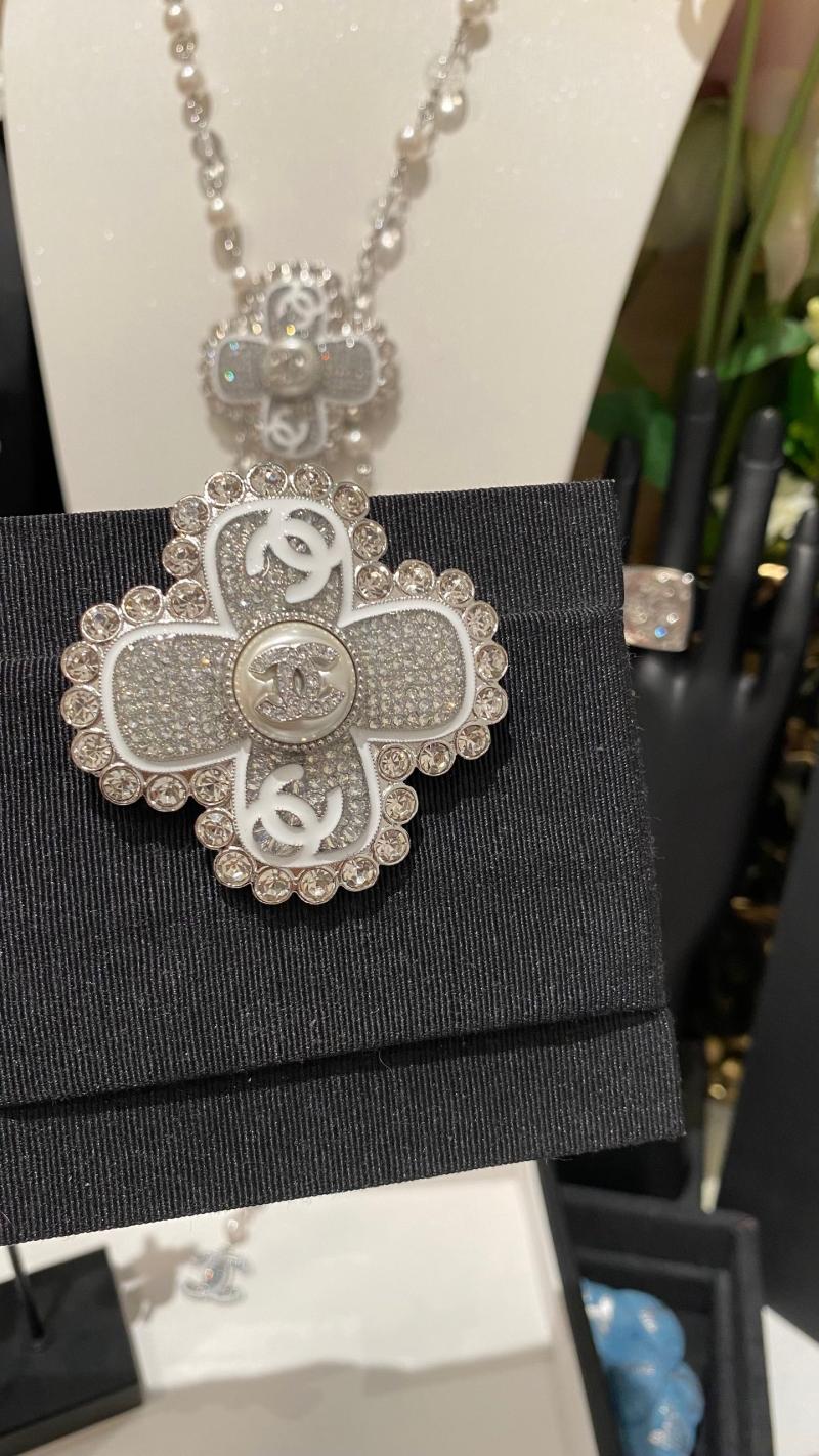 Chanel Brooch SCB81204