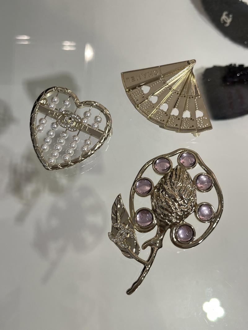 Chanel Brooch YCB72006