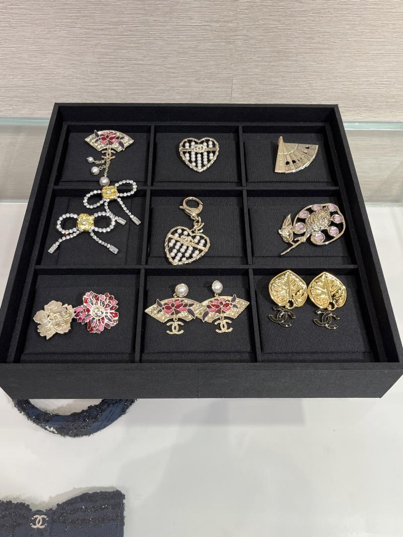 Chanel Brooch YCB72006