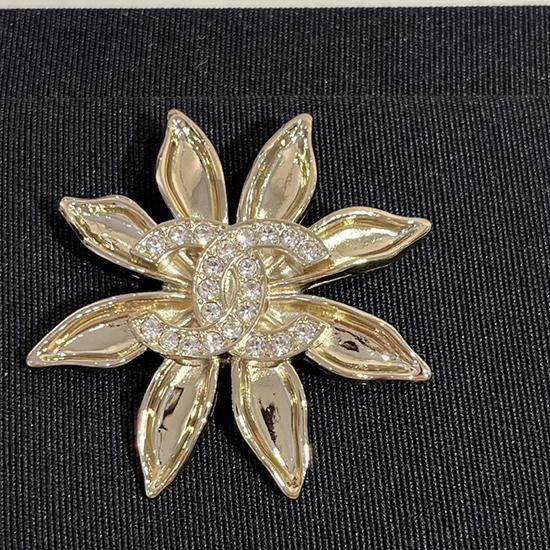 Chanel Brooch YCB72009