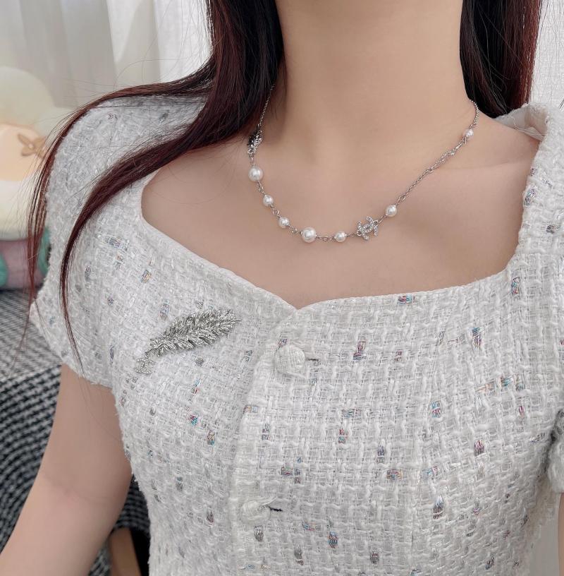 Chanel Brooch YCB72010