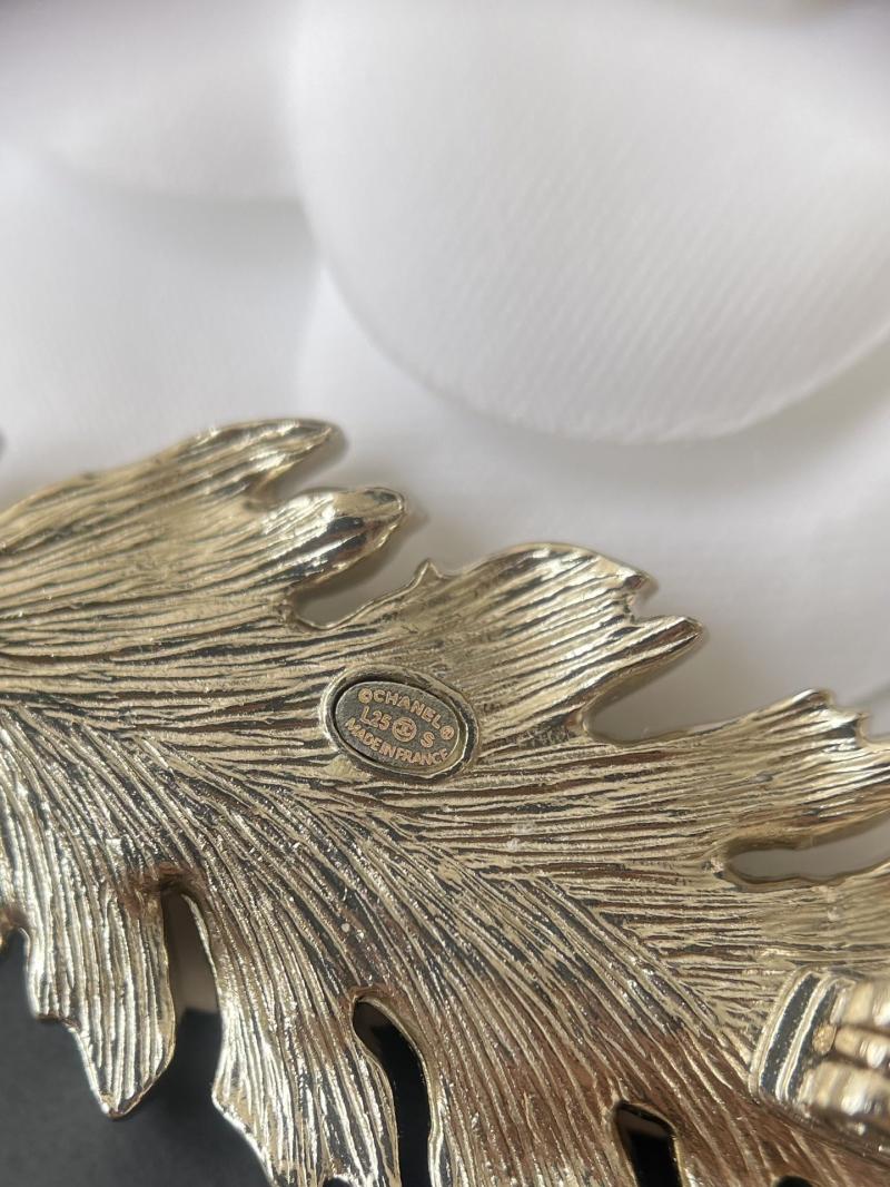 Chanel Brooch YCB72010