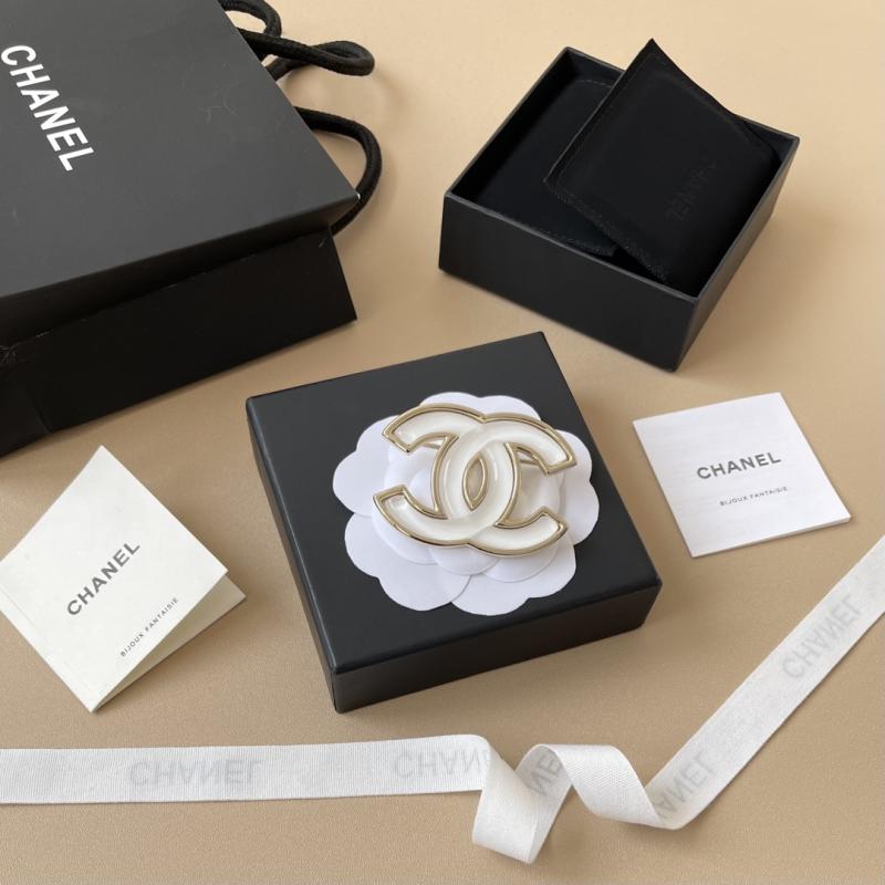 Chanel Brooch YCB72011