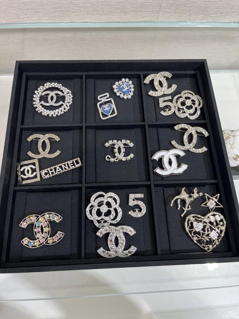 Chanel Brooch YCB72408