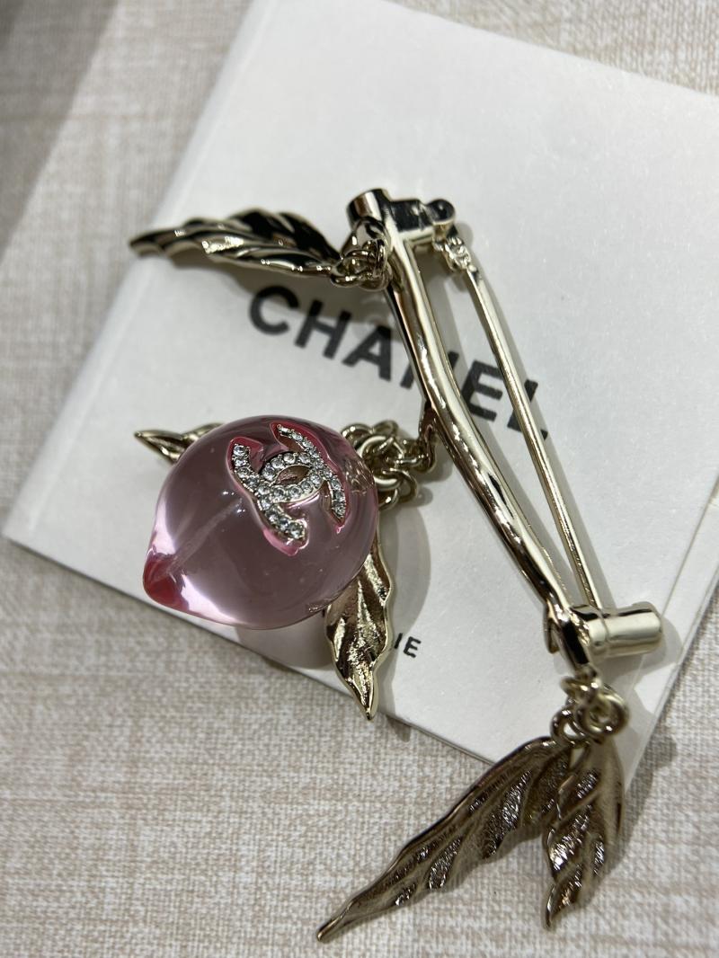 Chanel Brooch YCB81101