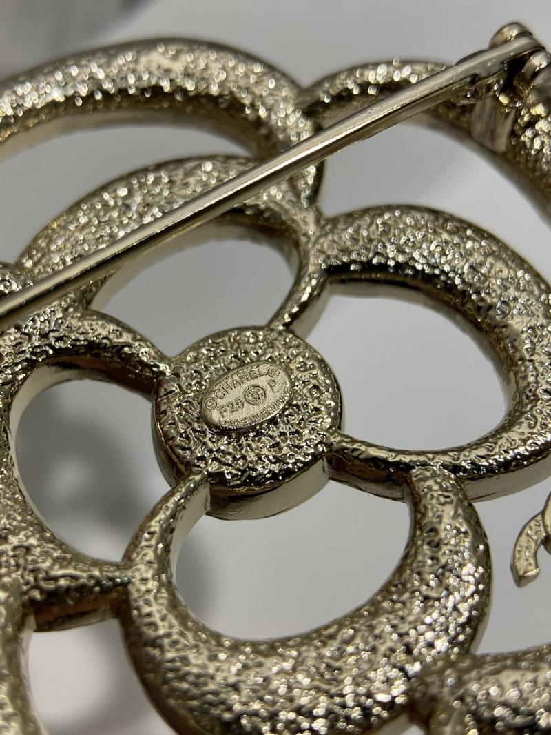 Chanel Brooch YCB81102