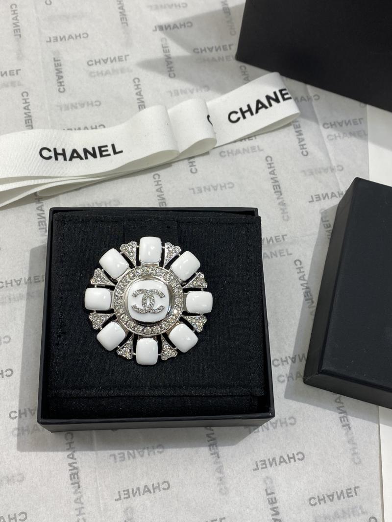 Chanel Brooch YCB81105