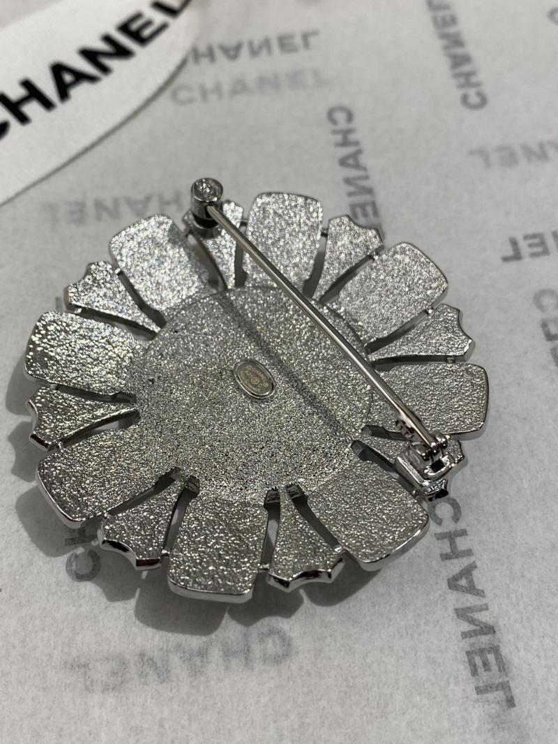 Chanel Brooch YCB81105