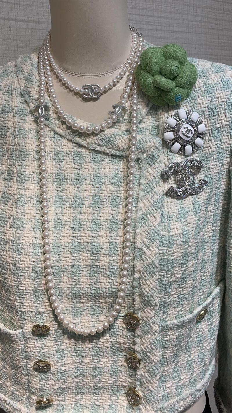 Chanel Brooch YCB81105