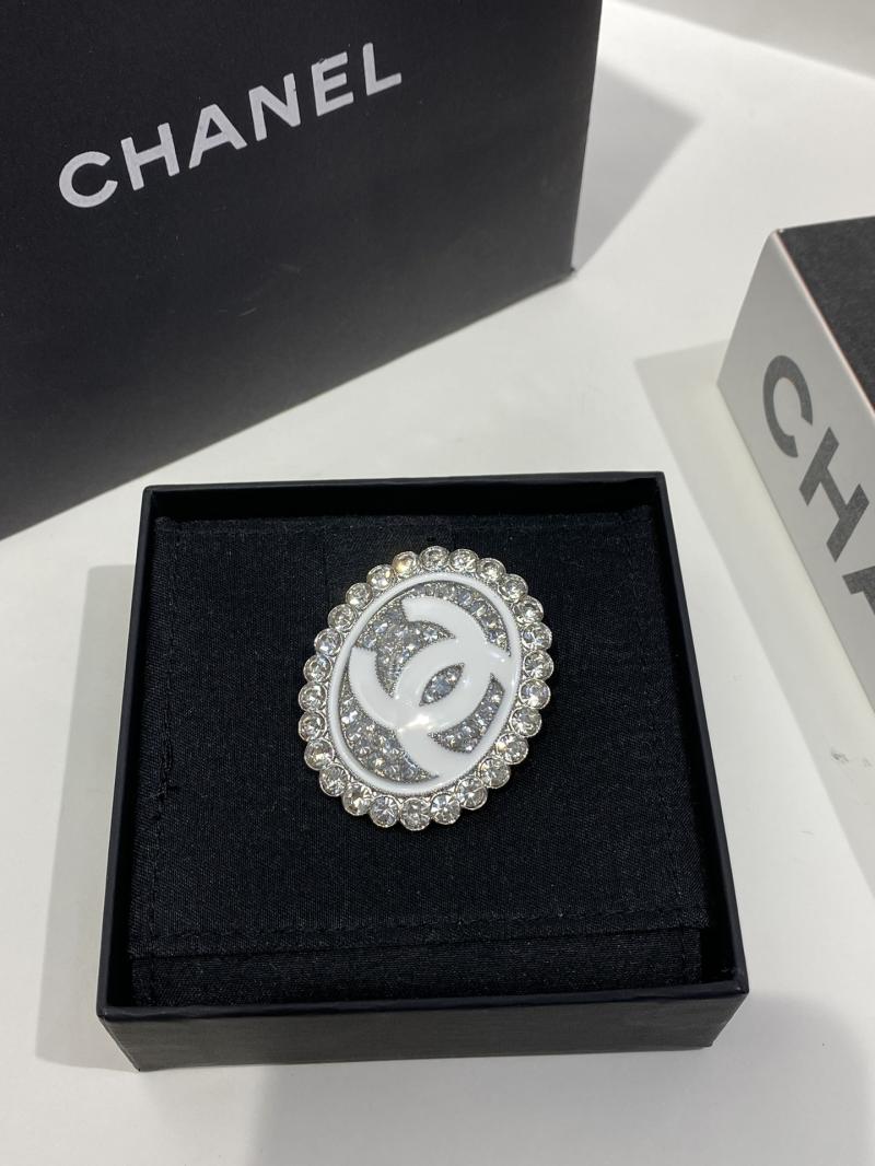 Chanel Brooch YCB81106