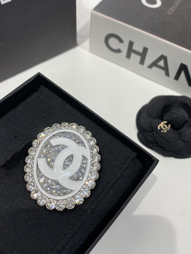 Chanel Brooch YCB81106