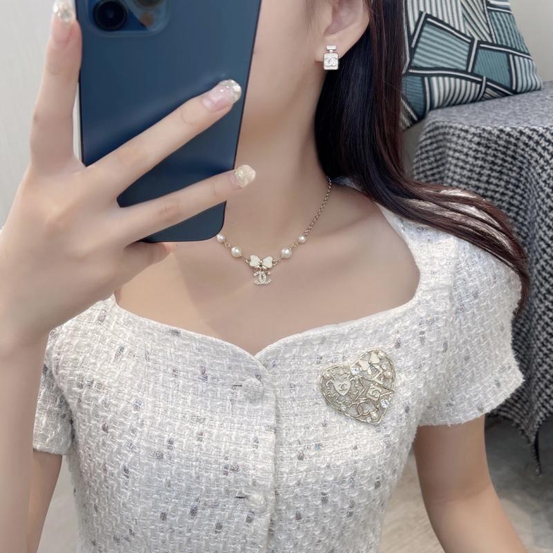 Chanel Brooch YCB81107
